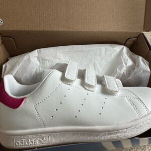 Stan Smith Adidas, Classic, Brand New, Kids Size 3, New in Box